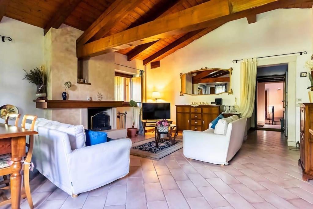 Al Mulino - Immerso Nel Golf Resort Polpenazze del Garda Kültér fotó